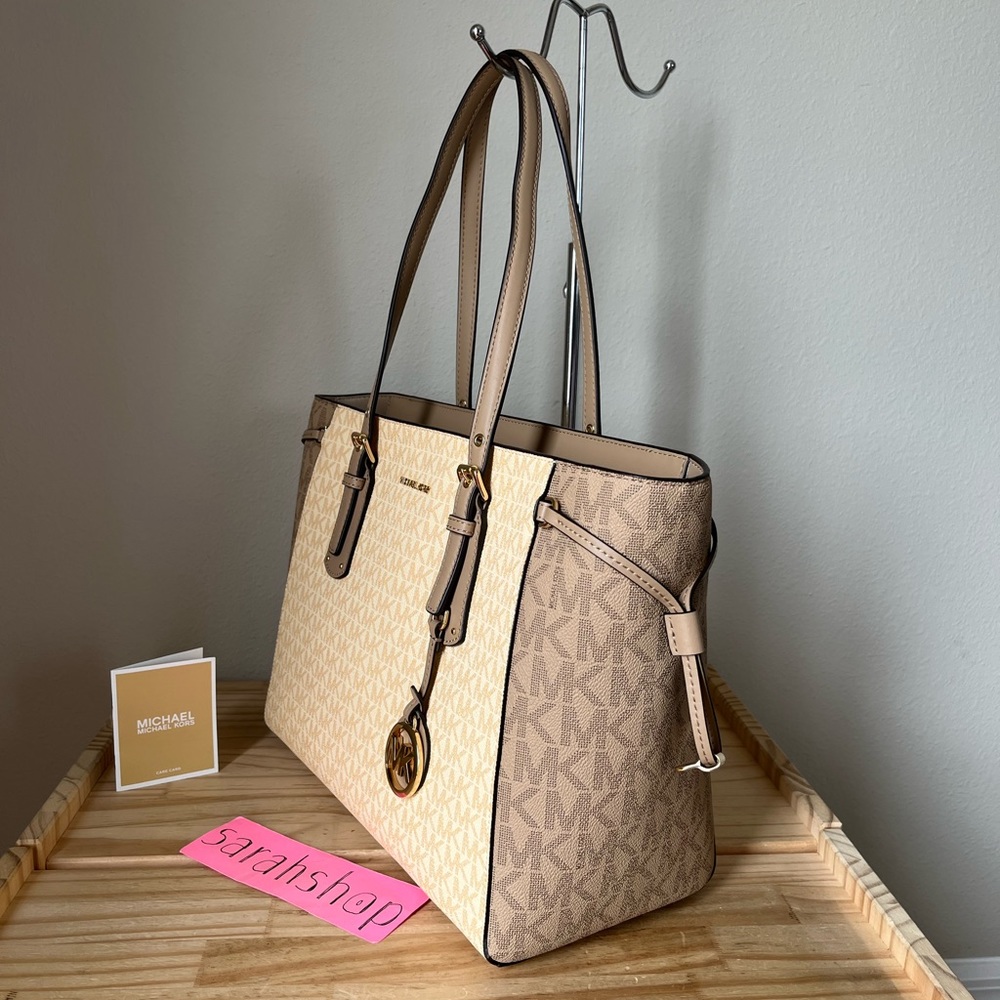 🌼Michael Kors Purse - Picture 3 of 15